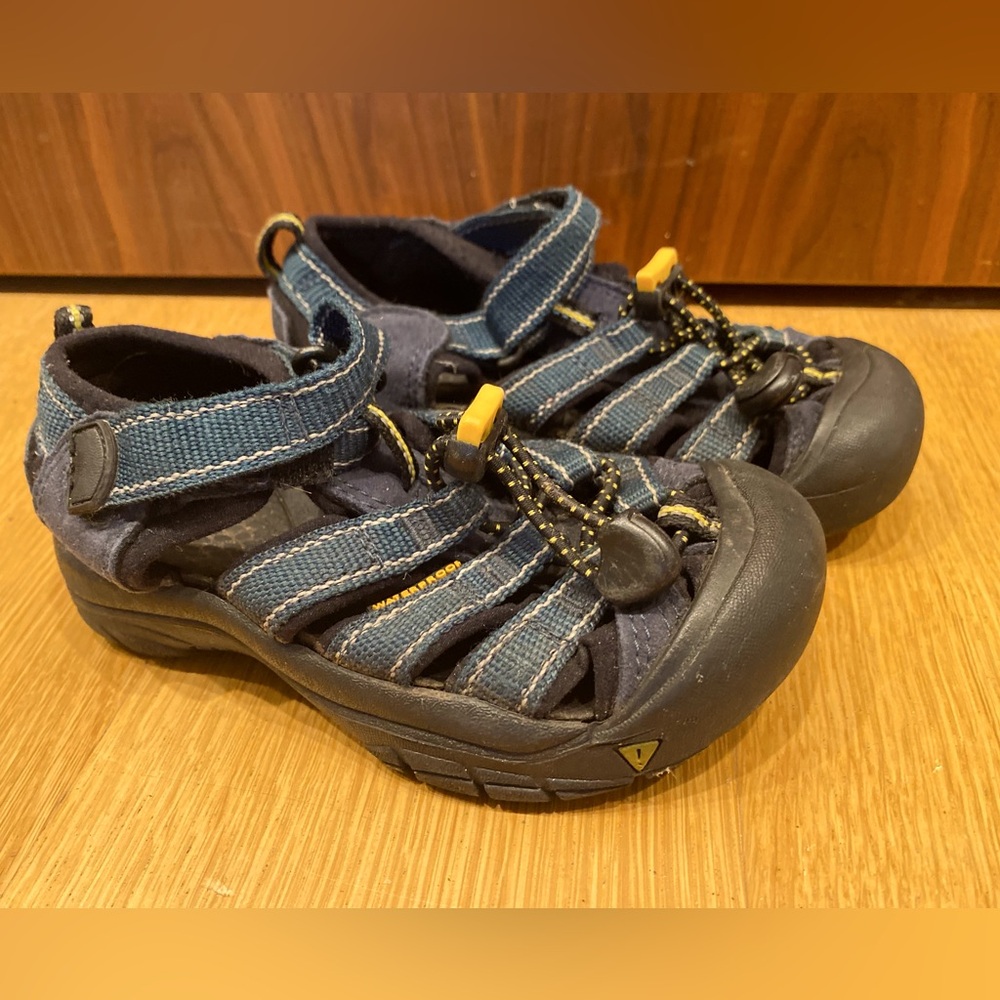 Kids KEEN sandals